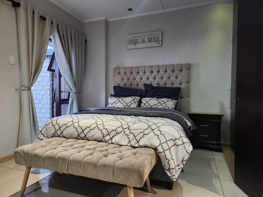 5 Bedroom Property for Sale in Bodorp Western Cape